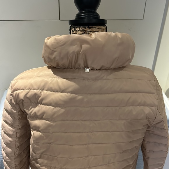Zara. Women’s light weight down filled puffer. Blush colored. Size large. - Picture 5 of 6